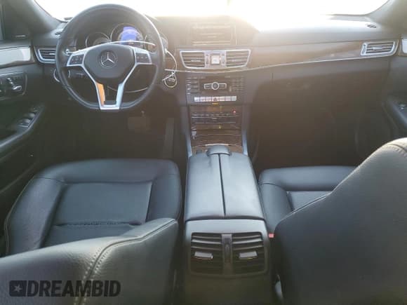 ✅ 2014 Mercedes-Benz E 350 Luxury • VIN: WDDHF8JB2EA979365 • Lot: 81487035. Listed on Copart with 121,142 mi. Free auction sales archive from the USA and detailed vehicle history report at DreamBid. Image 8.
