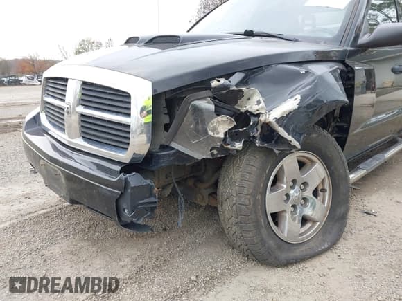 ✅ 2006 Dodge Dakota SLT • VIN: 1D7HW42N36S547476 • Lot: 43603516. Wystawiony na IAAI z przebiegiem 100 434 mil. Bezpłatny archiwum sprzedaży aukcyjnych z USA i szczegółowy raport historii pojazdu na DreamBid. Zdjęcie 6.