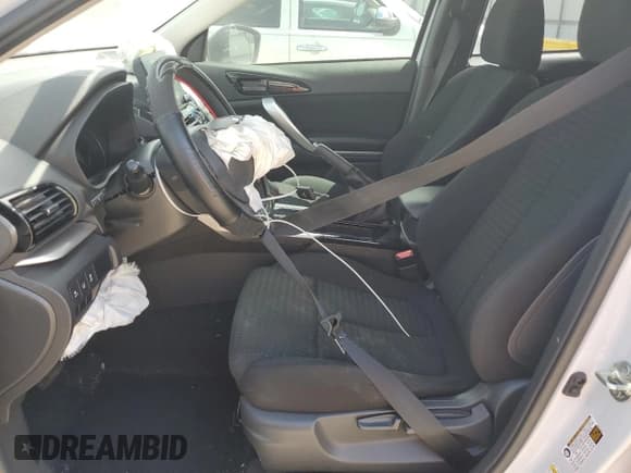 ✅ 2023 Mitsubishi Eclipse Cross LE • VIN: JA4ATVAA4PZ038539 • Lot: 66922395. Wystawiony na Copart z przebiegiem Nie podano. Bezpłatny archiwum sprzedaży aukcyjnych z USA i szczegółowy raport historii pojazdu na DreamBid. Zdjęcie 7.