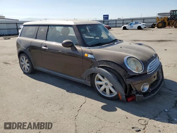 ✅ 2008 MINI Clubman • VIN: WMWML33508TJ46178 • Lot: 68038465. Listed on Copart with 162,812 mi. Free auction sales archive from the USA and detailed vehicle history report at DreamBid. Image 4.