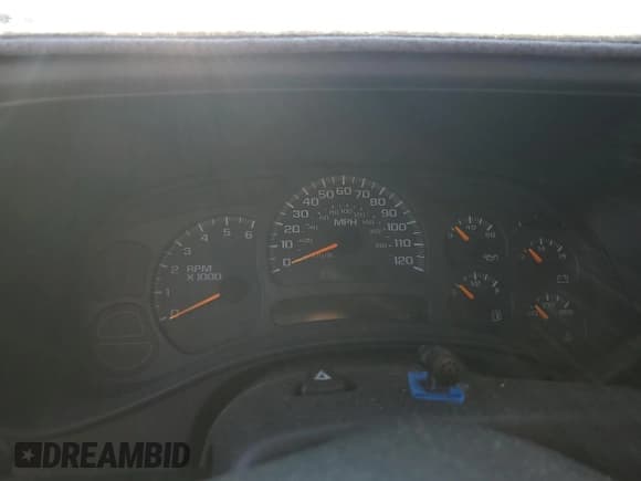 ✅ 2003 Chevrolet Silverado 1500 • VIN: 2GCEC19T031236592 • Лот: 73927204. Опубликован ранее на Copart с пробегом Не указан. Бесплатный доступ к архиву аукционных продаж из США и подробный отчёт об истории автомобиля на DreamBid. Изображение 9.