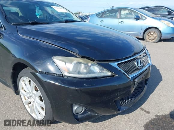 ✅ 2011 Lexus IS 350 • VIN: JTHCE5C24B5001679 • Lot: 42547658. Listed on IAAI with 218,323 mi. Free auction sales archive from the USA and detailed vehicle history report at DreamBid. Image 17.