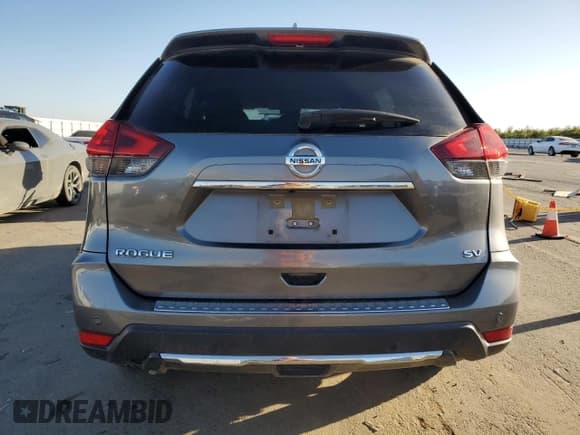 ✅ 2019 Nissan Rogue S • VIN: JN8AT2MT0KW268319 • Lot: 85267865. Wystawiony na Copart z przebiegiem 140 159 mil. Bezpłatny archiwum sprzedaży aukcyjnych z USA i szczegółowy raport historii pojazdu na DreamBid. Zdjęcie 6.