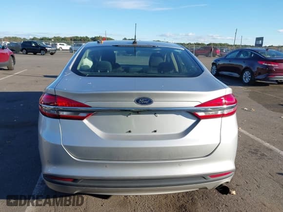 ✅ 2017 Ford Fusion SE • VIN: 3FA6P0H74HR362535 • Lot: 43445642. Listed on IAAI with 137,666 mi. Free auction sales archive from the USA and detailed vehicle history report at DreamBid. Image 16.