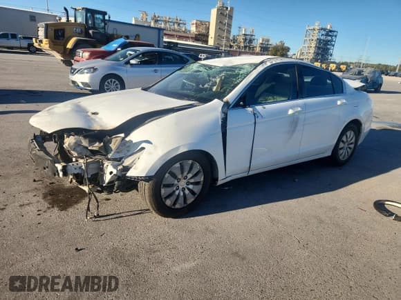✅ 2011 Honda Accord LX • VIN: 1HGCP2F38BA061195 • Лот: 92284705. Опубликован ранее на Copart с пробегом 147 664 миль. Бесплатный доступ к архиву аукционных продаж из США и подробный отчёт об истории автомобиля на DreamBid. Изображение 1.