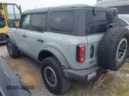 ✅ 2023 Ford Bronco • VIN: 1FMEE5DP0PLA97359 • Lot: 42130581. Wystawiony na IAAI z przebiegiem 32 335 mil. Bezpłatny archiwum sprzedaży aukcyjnych z USA i szczegółowy raport historii pojazdu na DreamBid. Zdjęcie 3.