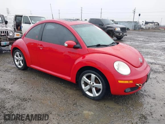 ✅ 2006 Volkswagen Beetle • VIN: 3VWSR31CX6M406198 • Lot: 41354662. Wystawiony na IAAI z przebiegiem 175 158 mil. Bezpłatny archiwum sprzedaży aukcyjnych z USA i szczegółowy raport historii pojazdu na DreamBid. Zdjęcie 1.