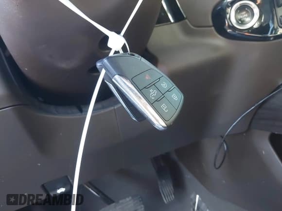 ✅ 2024 Chevrolet Silverado 1500 LTZ • VIN: 2GCUDGED0R1238149 • Лот: 43473641. Опубликован ранее на IAAI с пробегом 27 957 миль. Бесплатный доступ к архиву аукционных продаж из США и подробный отчёт об истории автомобиля на DreamBid. Изображение 11.