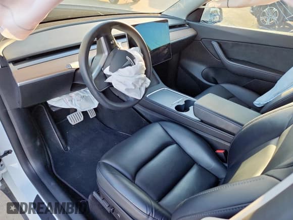 ✅ 2022 Tesla Model Y Performance • VIN: 7SAYGDEF5NF393220 • Lot: 90219035. Listed on Copart with 31,252 mi. Free auction sales archive from the USA and detailed vehicle history report at DreamBid. Image 8.