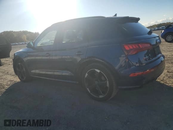 ✅ 2019 Audi SQ5 Premium Plus • VIN: WA1B4AFYXK2029099 • Лот: 87262655. Опубликован ранее на Copart с пробегом 72 369 миль. Бесплатный доступ к архиву аукционных продаж из США и подробный отчёт об истории автомобиля на DreamBid. Изображение 2.