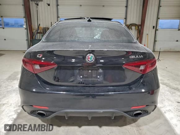 ✅ 2017 Alfa Romeo Giulia Ti • VIN: ZARFAEEN9H7553022 • Лот: 95876785. Опубликован ранее на Copart с пробегом 67 644 миль. Бесплатный доступ к архиву аукционных продаж из США и подробный отчёт об истории автомобиля на DreamBid. Изображение 6.