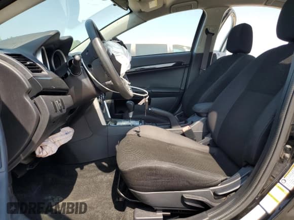 ✅ 2016 Mitsubishi Lancer SE • VIN: JA32V2FW7GU005893 • Lot: 62103745. Wystawiony na Copart z przebiegiem Nie podano. Bezpłatny archiwum sprzedaży aukcyjnych z USA i szczegółowy raport historii pojazdu na DreamBid. Zdjęcie 7.