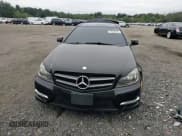 ✅ 2015 Mercedes-Benz C 250 • VIN: WDDGJ4HB3FG430958 • Lot: 81628345. Wystawiony na Copart z przebiegiem 100 226 mil. Bezpłatny archiwum sprzedaży aukcyjnych z USA i szczegółowy raport historii pojazdu na DreamBid. Zdjęcie 13.