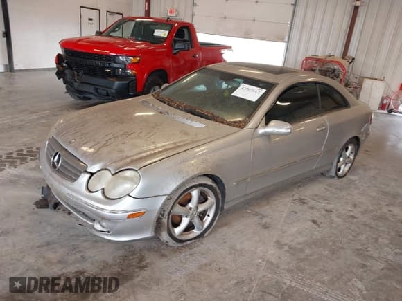 ✅ 2005 Mercedes-Benz CLK 320 • VIN: WDBTJ65J95F153994 • Lot: 42707612. Listed on IAAI with Not provided. Free auction sales archive from the USA and detailed vehicle history report at DreamBid. Image 2.