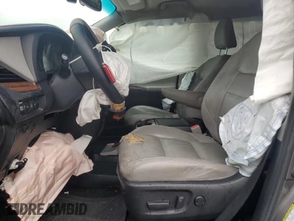 ✅ 2015 Toyota Sienna Limited • VIN: 5TDDK3DC7FS094949 • Lot: 57659845. Listed on Copart with 112,949 mi. Free auction sales archive from the USA and detailed vehicle history report at DreamBid. Image 7.