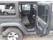 ✅ 2017 Jeep Wrangler Unlimited Sport • VIN: 1C4BJWDG9HL624244 • Lot: 43463554. Wystawiony na IAAI z przebiegiem 80 768 mil. Bezpłatny archiwum sprzedaży aukcyjnych z USA i szczegółowy raport historii pojazdu na DreamBid. Zdjęcie 8.