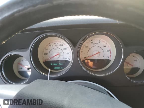 ✅ 2014 Dodge Challenger R/T 100th Anniversary Appearance • VIN: 2C3CDYBTXEH185303 • Lot: 75899424. Wystawiony na Copart z przebiegiem 199 257 mil. Bezpłatny archiwum sprzedaży aukcyjnych z USA i szczegółowy raport historii pojazdu na DreamBid. Zdjęcie 9.