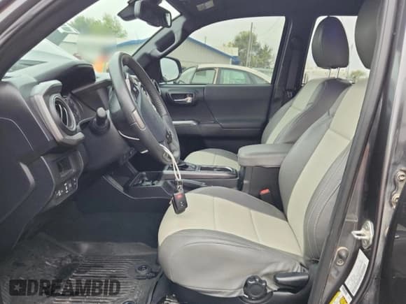 ✅ 2018 Toyota Tacoma TRD Off Road • VIN: 3TMCZ5AN3JM146093 • Лот: 85602295. Опубликован ранее на Copart с пробегом 157 984 миль. Бесплатный доступ к архиву аукционных продаж из США и подробный отчёт об истории автомобиля на DreamBid. Изображение 7.