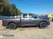 2019 Ram 1500 Tradesman z VIN 1C6RR6FTXKS515121, wystawiony jako IAAI lot #43425831 z przebiegiem 133 890 mil mil oraz . Historia ofert i sprzedaży dostępna na DreamBid. Obrazek 13.