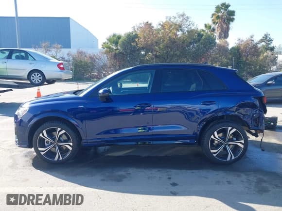 ✅ 2024 Audi Q3 S line Premium Plus • VIN: WA1EECF36R1155177 • Lot: 43852010. Listed on IAAI with 6,142 mi. Free auction sales archive from the USA and detailed vehicle history report at DreamBid. Image 15.