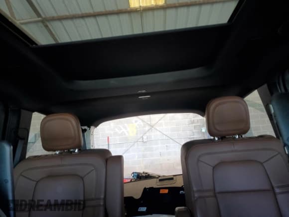 ✅ 2020 Lincoln Aviator Reserve • VIN: 5LM5J7XCXLGL22239 • Lot: 50993753. Listed on Copart with 44,842 mi. Free auction sales archive from the USA and detailed vehicle history report at DreamBid. Image 10.