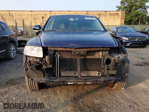 ✅ 2004 Volkswagen Touareg • VIN: WVGBC77L64D048928 • Lot: 67351025. Wystawiony na Copart z przebiegiem 75 009 mil. Bezpłatny archiwum sprzedaży aukcyjnych z USA i szczegółowy raport historii pojazdu na DreamBid. Zdjęcie 5.