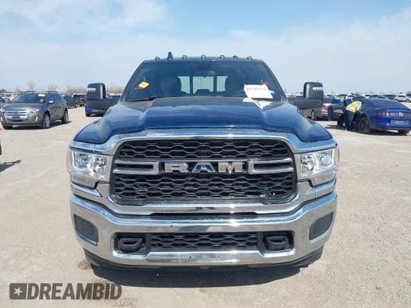 ✅ 2024 Ram 2500 Tradesman • VIN: 3C6UR5CL5RG238601 • Lot: 41743274. Wystawiony na IAAI z przebiegiem 8 083 mil. Bezpłatny archiwum sprzedaży aukcyjnych z USA i szczegółowy raport historii pojazdu na DreamBid. Zdjęcie 12.