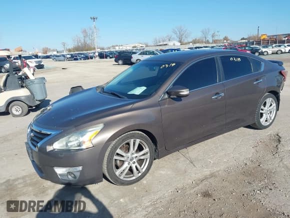 ✅ 2013 Nissan Altima SL • VIN: 1N4BL3AP9DC225346 • Lot: 43700318. Listed on IAAI with 159,171 mi. Free auction sales archive from the USA and detailed vehicle history report at DreamBid. Image 2.