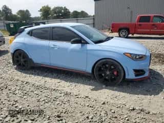2022 Hyundai Veloster with VIN KMHT36AHXNU013930, listed as a Copart auction lot 70029554 with 22,576 mi miles and Salvage title. Bid and sale history available at DreamBid. Image 4.