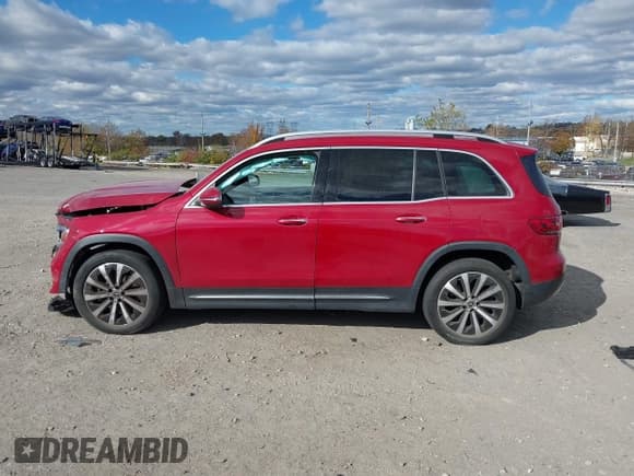 ✅ 2021 Mercedes-Benz GLB 250 • VIN: W1N4M4HB4MW114694 • Lot: 43640488. Listed on IAAI with 30,983 mi. Free auction sales archive from the USA and detailed vehicle history report at DreamBid. Image 14.