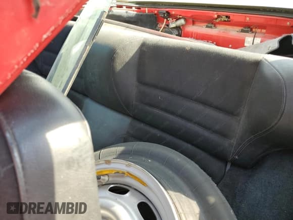 ✅ 1985 Porsche 944 • VIN: WP0AA094XFN471379 • Лот: 74453024. Опубликован ранее на Copart с пробегом 77 667 миль. Бесплатный доступ к архиву аукционных продаж из США и подробный отчёт об истории автомобиля на DreamBid. Изображение 10.