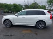 ✅ 2020 Volvo XC90 Momentum • VIN: YV4102PK9L1614676 • Lot: 42345929. Wystawiony na IAAI z przebiegiem 32 294 mil. Bezpłatny archiwum sprzedaży aukcyjnych z USA i szczegółowy raport historii pojazdu na DreamBid. Zdjęcie 14.