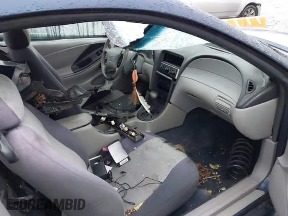 ✅ 2002 Ford Mustang Standard • VIN: 1FAFP40442F142518 • Lot: 43550203. Listed on IAAI with Not provided. Free auction sales archive from the USA and detailed vehicle history report at DreamBid. Image 5.