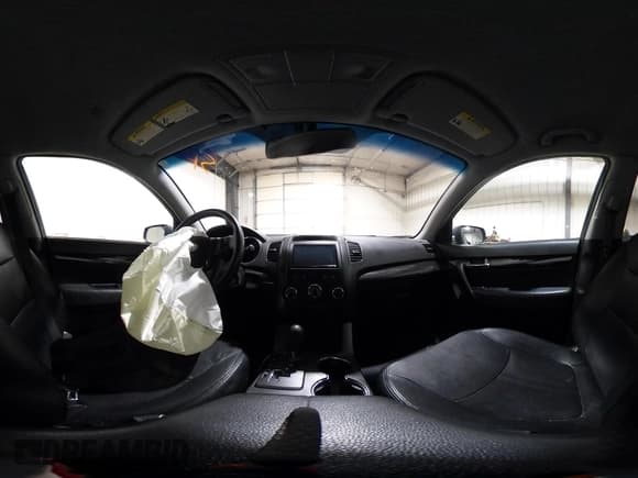 ✅ 2011 Kia Sorento LX • VIN: 5XYKT3A16BG133061 • Lot: 41662271. Listed on IAAI with 125,988 mi. Free auction sales archive from the USA and detailed vehicle history report at DreamBid. Image 18.