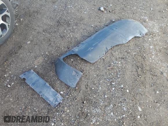 ✅ 2014 FIAT 500L Lounge • VIN: ZFBCFACH8EZ017282 • Lot: 81669505. Listed on Copart with 88,138 mi. Free auction sales archive from the USA and detailed vehicle history report at DreamBid. Image 13.