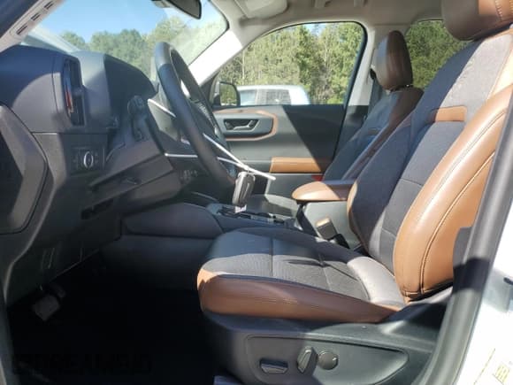 ✅ 2021 Ford Bronco Sport Outer Banks • VIN: 3FMCR9C64MRB04077 • Lot: 85667635. Wystawiony na Copart z przebiegiem 124 786 mil. Bezpłatny archiwum sprzedaży aukcyjnych z USA i szczegółowy raport historii pojazdu na DreamBid. Zdjęcie 7.