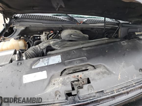 ✅ 2005 Chevrolet Suburban LT • VIN: 3GNFK16Z05G107303 • Лот: 86760384. Опубликован ранее на Copart с пробегом 287 406 миль. Бесплатный доступ к архиву аукционных продаж из США и подробный отчёт об истории автомобиля на DreamBid. Изображение 13.