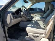 ✅ 2010 Chevrolet Silverado 1500 • VIN: 1GCSKTE24AZ152164 • Lot: 55842575. Wystawiony na Copart z przebiegiem 210 072 mil. Bezpłatny archiwum sprzedaży aukcyjnych z USA i szczegółowy raport historii pojazdu na DreamBid. Zdjęcie 7.