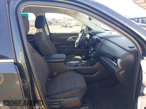 ✅ 2018 Chevrolet Traverse LT Cloth • VIN: 1GNERGKW3JJ261356 • Lot: 43535384. Wystawiony na IAAI z przebiegiem 161 215 mil. Bezpłatny archiwum sprzedaży aukcyjnych z USA i szczegółowy raport historii pojazdu na DreamBid. Zdjęcie 5.