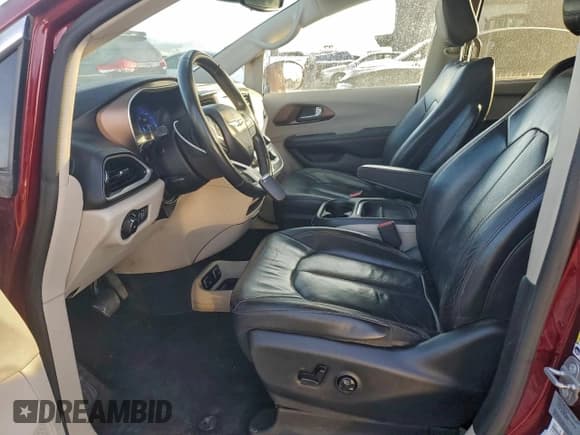 ✅ 2017 Chrysler Pacifica Touring L • VIN: 2C4RC1BG0HR627314 • Лот: 94179025. Опубликован ранее на Copart с пробегом 122 689 миль. Бесплатный доступ к архиву аукционных продаж из США и подробный отчёт об истории автомобиля на DreamBid. Изображение 7.