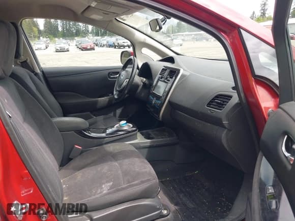 ✅ 2015 Nissan LEAF S • VIN: 1N4AZ0CP8FC318335 • Lot: 42290773. Listed on IAAI with 83,668 mi. Free auction sales archive from the USA and detailed vehicle history report at DreamBid. Image 5.