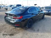 ✅ 2024 BMW 3 Series 330i • VIN: 3MW69FF09R8E09401 • Лот: 43700755. Опубликован ранее на IAAI с пробегом 27 548 миль. Бесплатный доступ к архиву аукционных продаж из США и подробный отчёт об истории автомобиля на DreamBid. Изображение 4.
