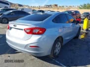 ✅ 2018 Chevrolet Cruze LS • VIN: 1G1BC5SM6J7175707 • Lot: 43652484. Wystawiony na IAAI z przebiegiem 133 689 mil. Bezpłatny archiwum sprzedaży aukcyjnych z USA i szczegółowy raport historii pojazdu na DreamBid. Zdjęcie 4.