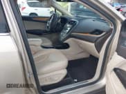 ✅ 2017 Lincoln MKC Select • VIN: 5LMCJ2D96HUL62006 • Lot: 41958894. Wystawiony na IAAI z przebiegiem 76 492 mil. Bezpłatny archiwum sprzedaży aukcyjnych z USA i szczegółowy raport historii pojazdu na DreamBid. Zdjęcie 5.