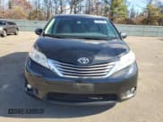 ✅ 2017 Toyota Sienna XLE Premium • VIN: 5TDYZ3DC7HS823158 • Lot: 91221825. Wystawiony na Copart z przebiegiem 71 659 mil. Bezpłatny archiwum sprzedaży aukcyjnych z USA i szczegółowy raport historii pojazdu na DreamBid. Zdjęcie 5.