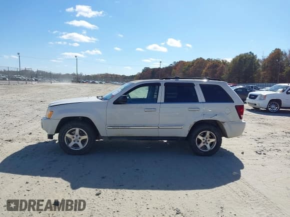 ✅ 2007 Jeep Grand Cherokee Limited • VIN: 1J8HR58297C655559 • Лот: 43663847. Опубликован ранее на IAAI с пробегом 118 220 миль. Бесплатный доступ к архиву аукционных продаж из США и подробный отчёт об истории автомобиля на DreamBid. Изображение 14.