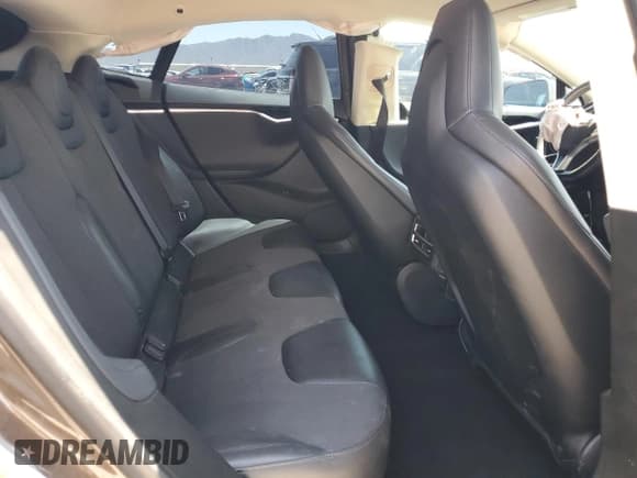 ✅ 2014 Tesla Model S 60 • VIN: 5YJSA1H14EFP31970 • Lot: 56218515. Wystawiony na Copart z przebiegiem 68 981 mil. Bezpłatny archiwum sprzedaży aukcyjnych z USA i szczegółowy raport historii pojazdu na DreamBid. Zdjęcie 10.