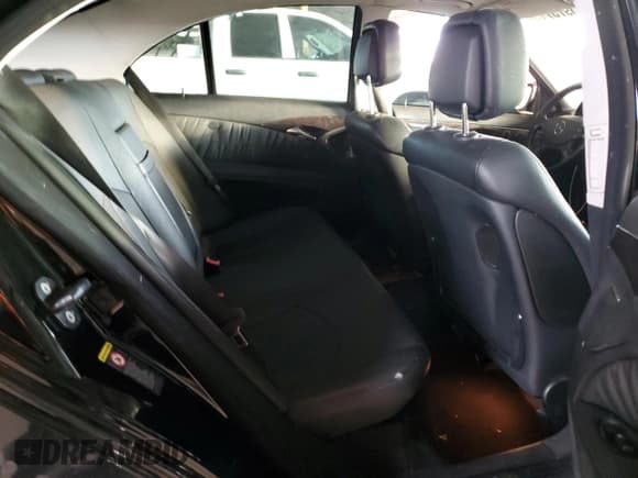 ✅ 2007 Mercedes-Benz E 550 Sport • VIN: WDBUF72X47A985571 • Лот: 43975715. Опубликован ранее на Copart с пробегом 159 311 миль. Бесплатный доступ к архиву аукционных продаж из США и подробный отчёт об истории автомобиля на DreamBid. Изображение 10.