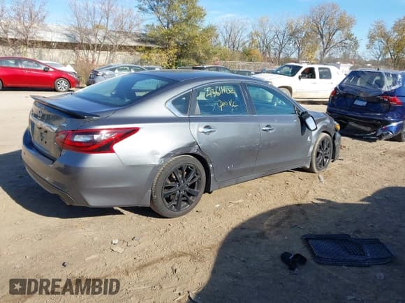✅ 2017 Nissan Altima SR • VIN: 1N4AL3AP3HC184343 • Lot: 43611102. Wystawiony na IAAI z przebiegiem 127 283 mil. Bezpłatny archiwum sprzedaży aukcyjnych z USA i szczegółowy raport historii pojazdu na DreamBid. Zdjęcie 4.