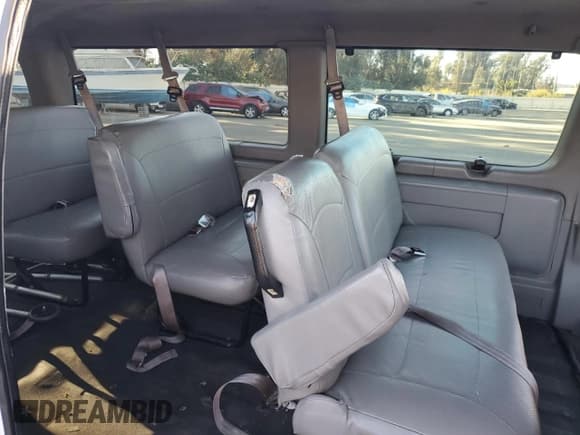 ✅ 2000 Ford Econoline Passenger XL • VIN: 1FBSS31L3YHB98619 • Lot: 77615904. Listed on Copart with 316,815 mi. Free auction sales archive from the USA and detailed vehicle history report at DreamBid. Image 11.